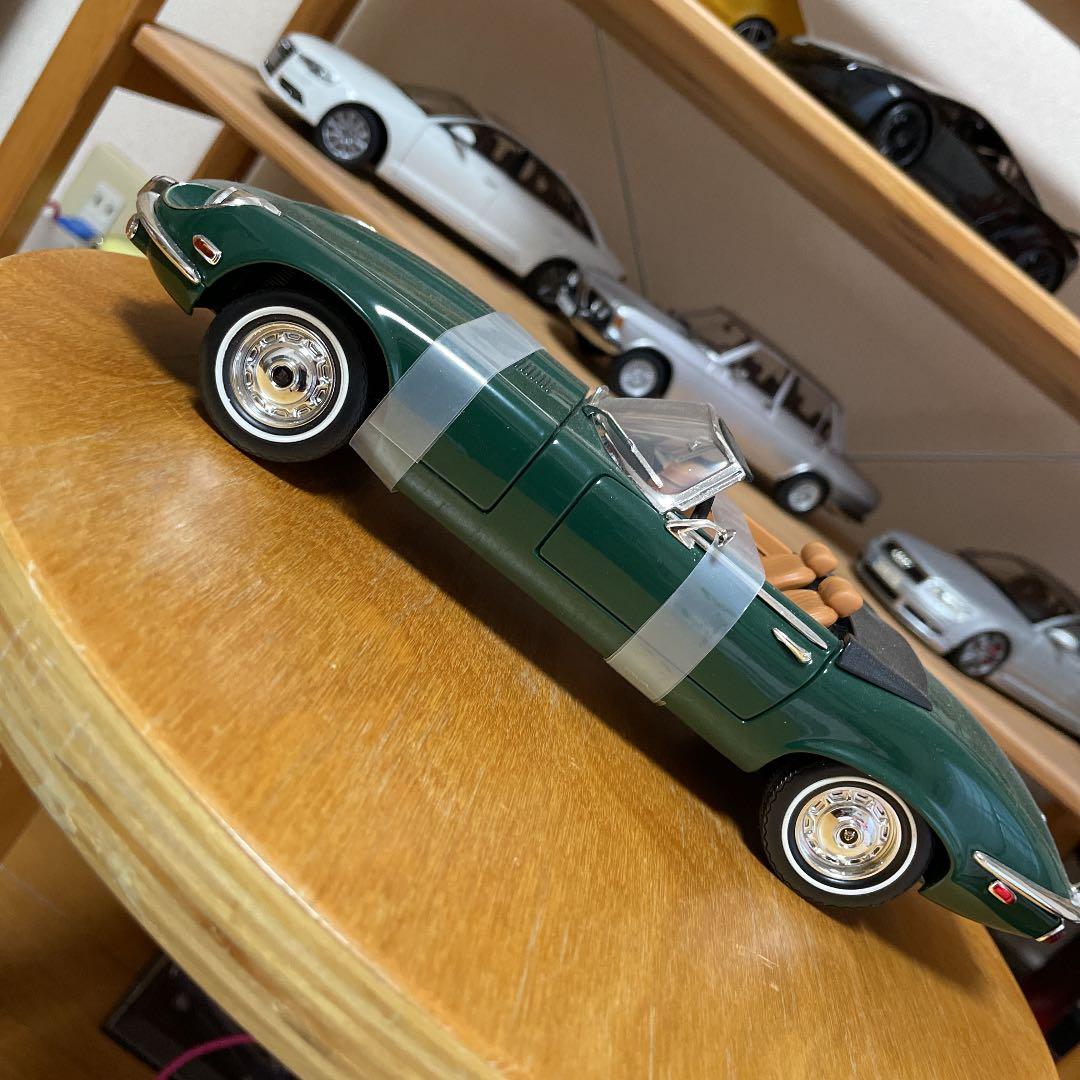 ミニカー 1/18 JAGUAR E-Type