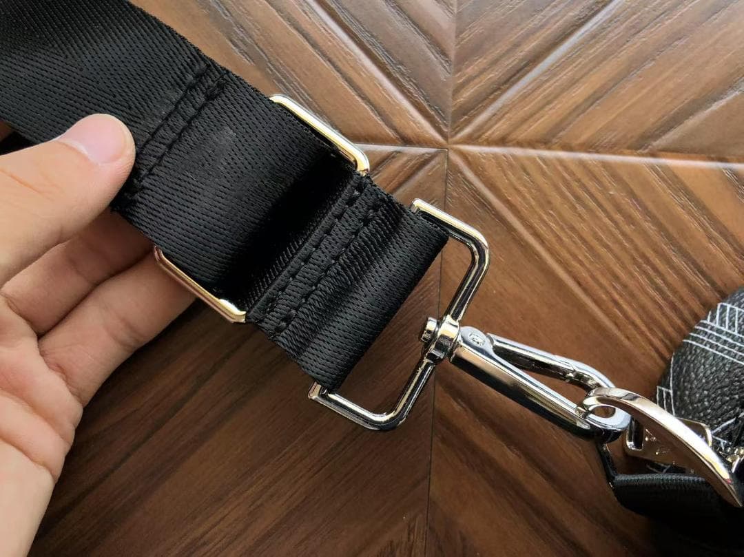 LACOSTE ショルダーバッグ