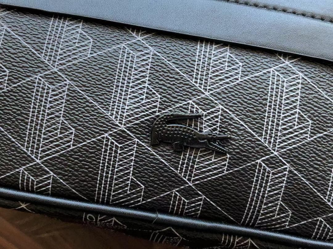 LACOSTE ショルダーバッグ