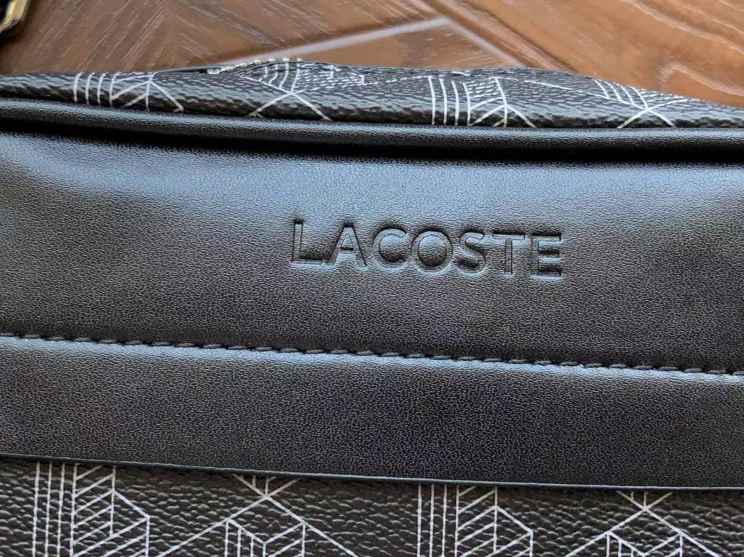 LACOSTE ショルダーバッグ