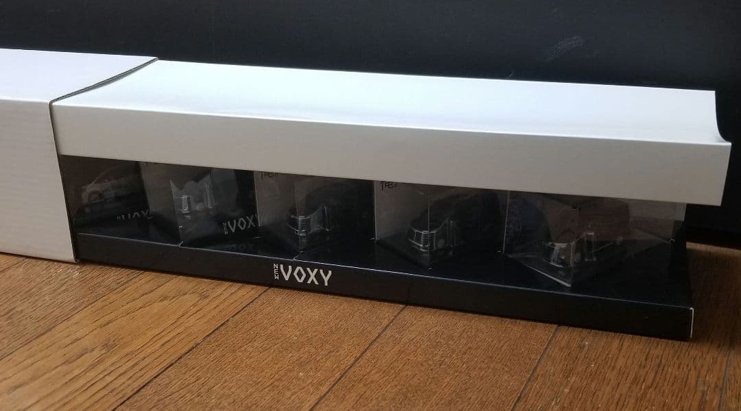 トヨタ80VOXY ミニカー 4台セット 台紙付き 非売品
