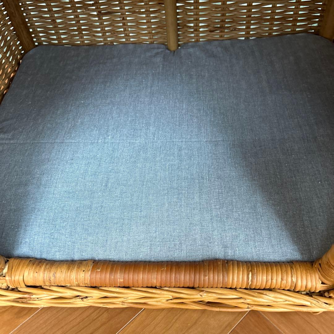 ラタン　ペットハウス クッション付き　籐製サイドテーブル