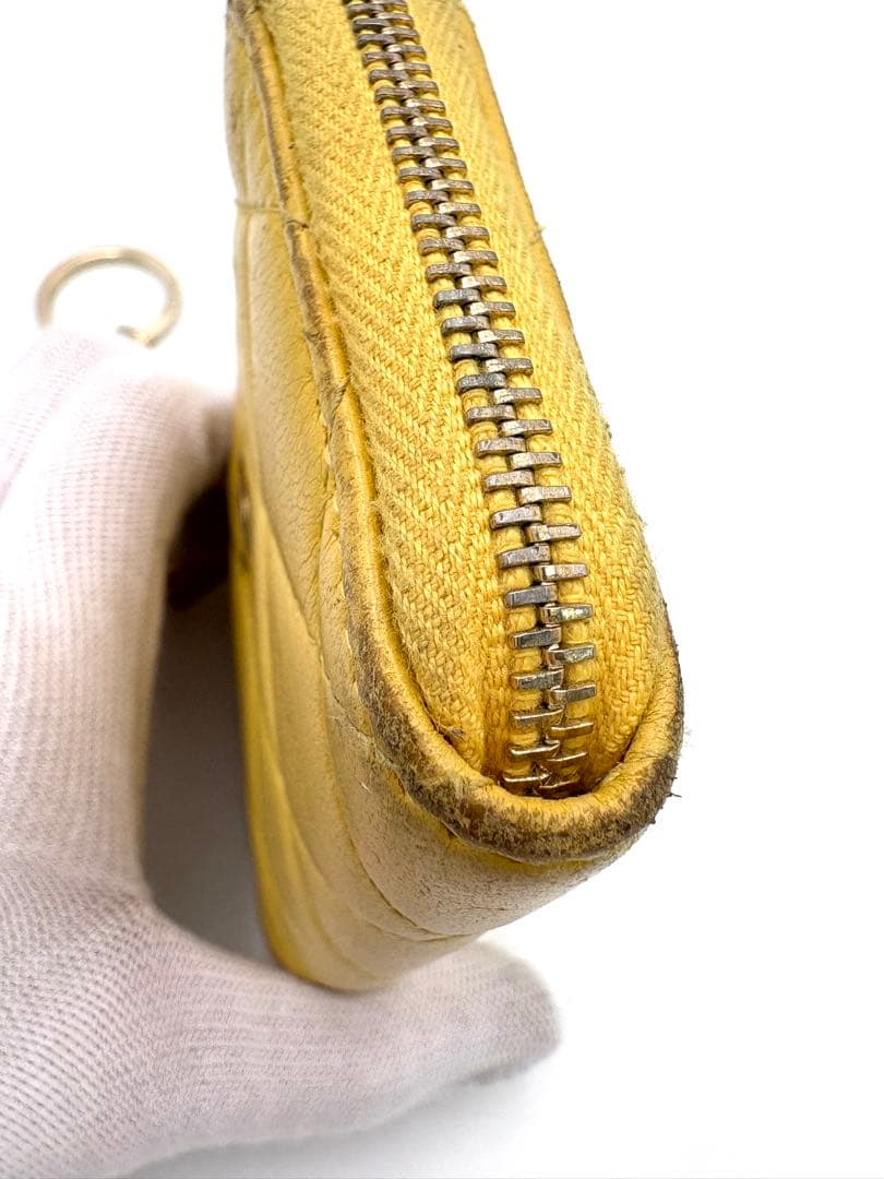 シャネル ラムスキン ケース A68943 イエロー 23番台 小銭入れ