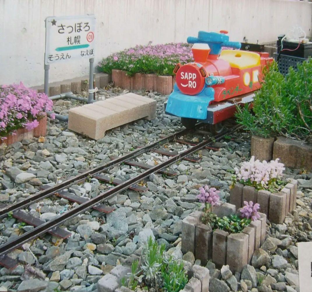 ミニ庭園鉄道（乗用５インチ）オリジナル列車二両（製造注文限定）