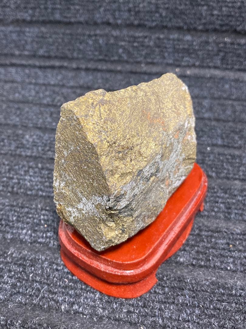 金鉱石　鉱物標本　鉱物