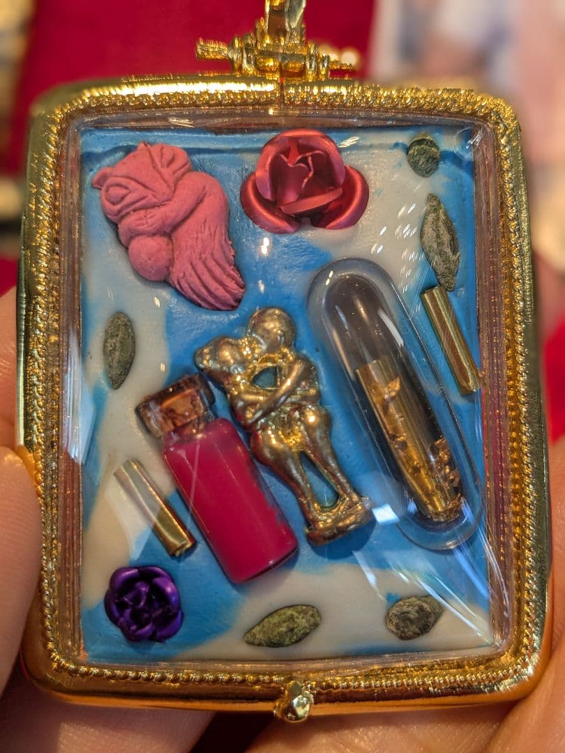 【高級品！】タイのお守りプラクルアン！九尾の狐！ゴージャス！金運＆恋愛運アップ！