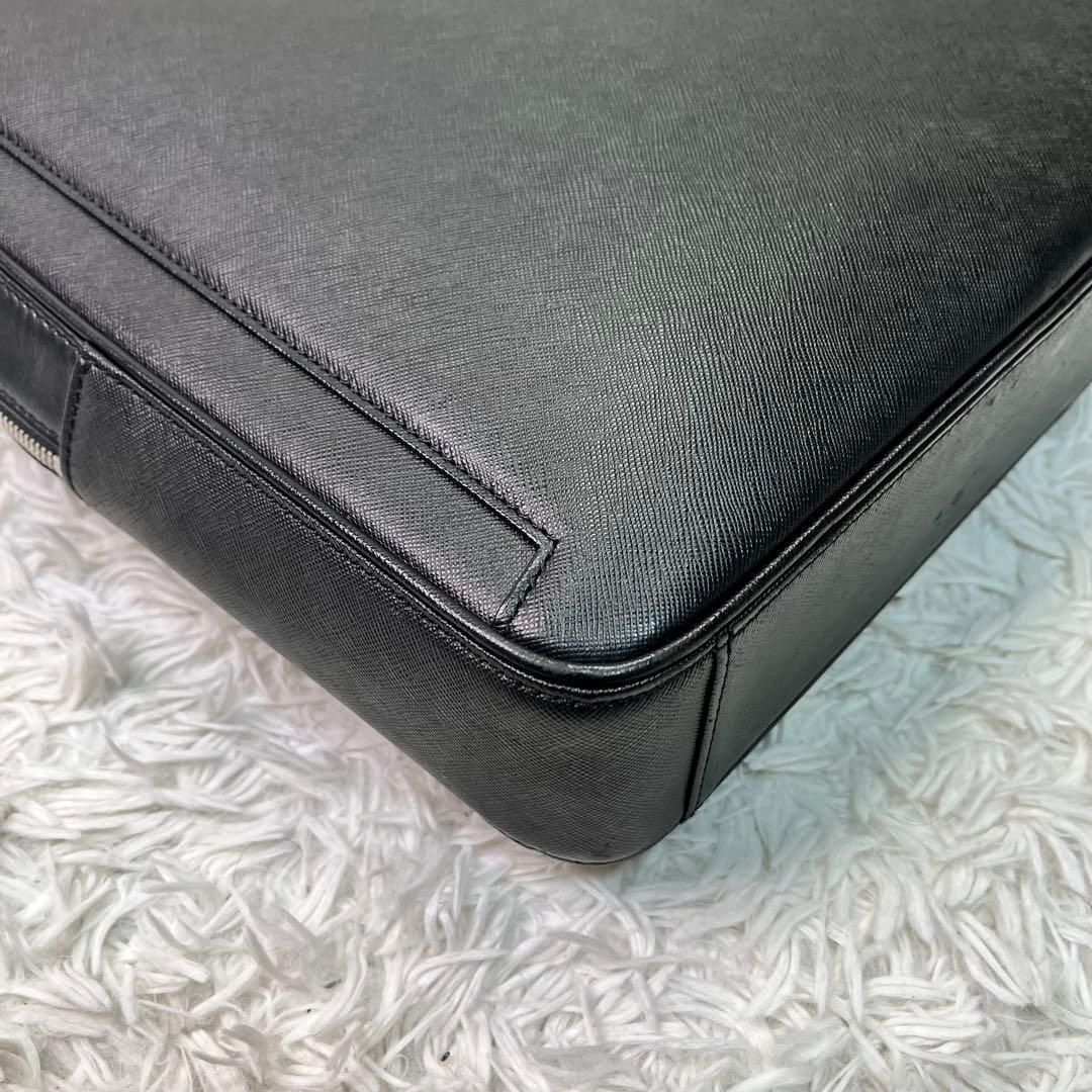 美品✨バーバリー　ブリーフケース　ビジネスバッグ　黒　A4 サフィアーノレザー