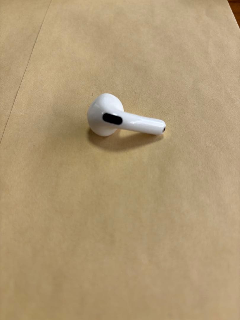【中古】AirPods（第4世代）　ノイキャン付き
