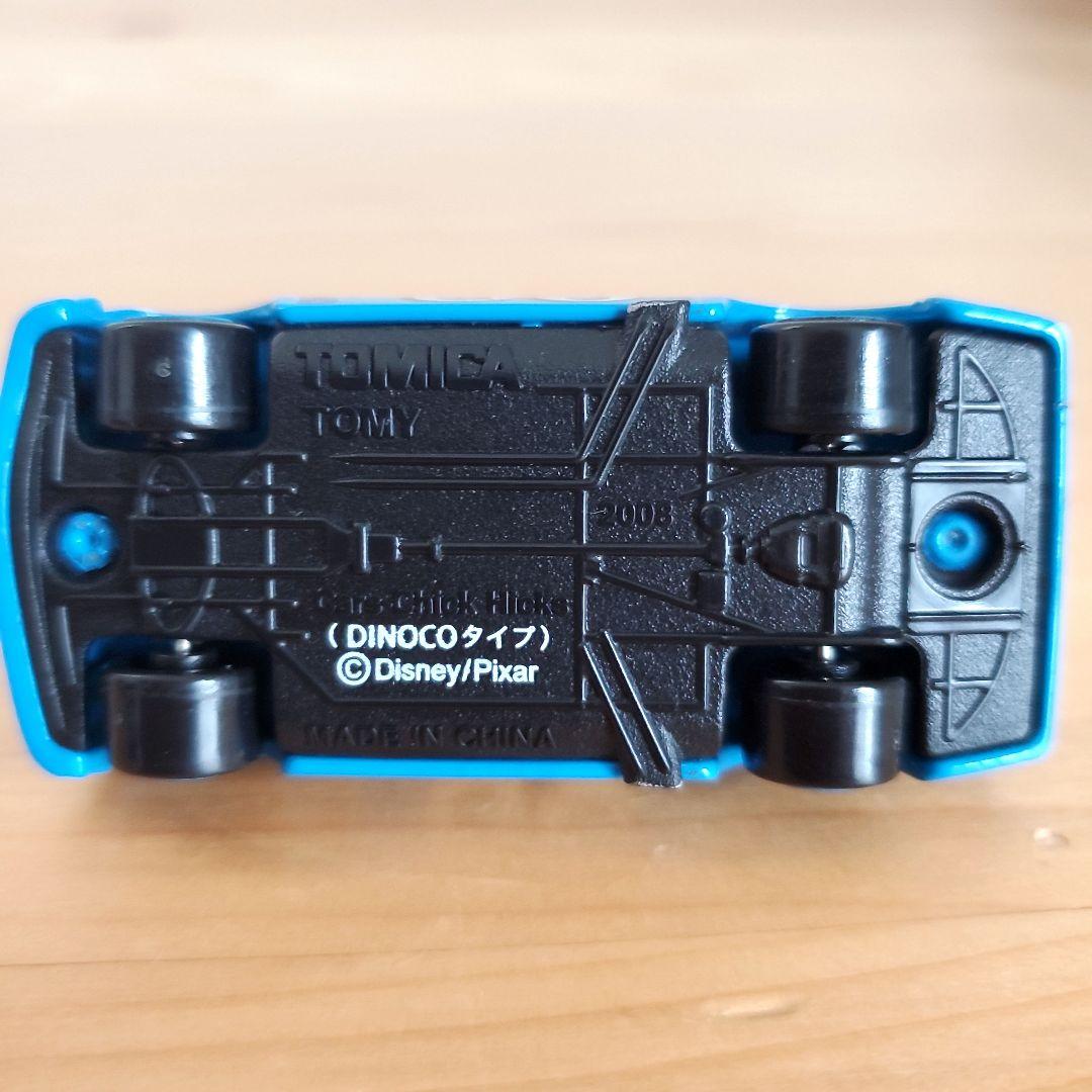 カーズ　トミカ　チック・ヒックス　DINACOタイプ　マックイーン　ミニカー