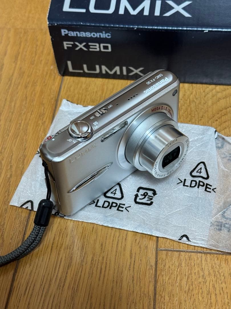 Panasonic DMC-FX30 コンパクトデジタルカメラ