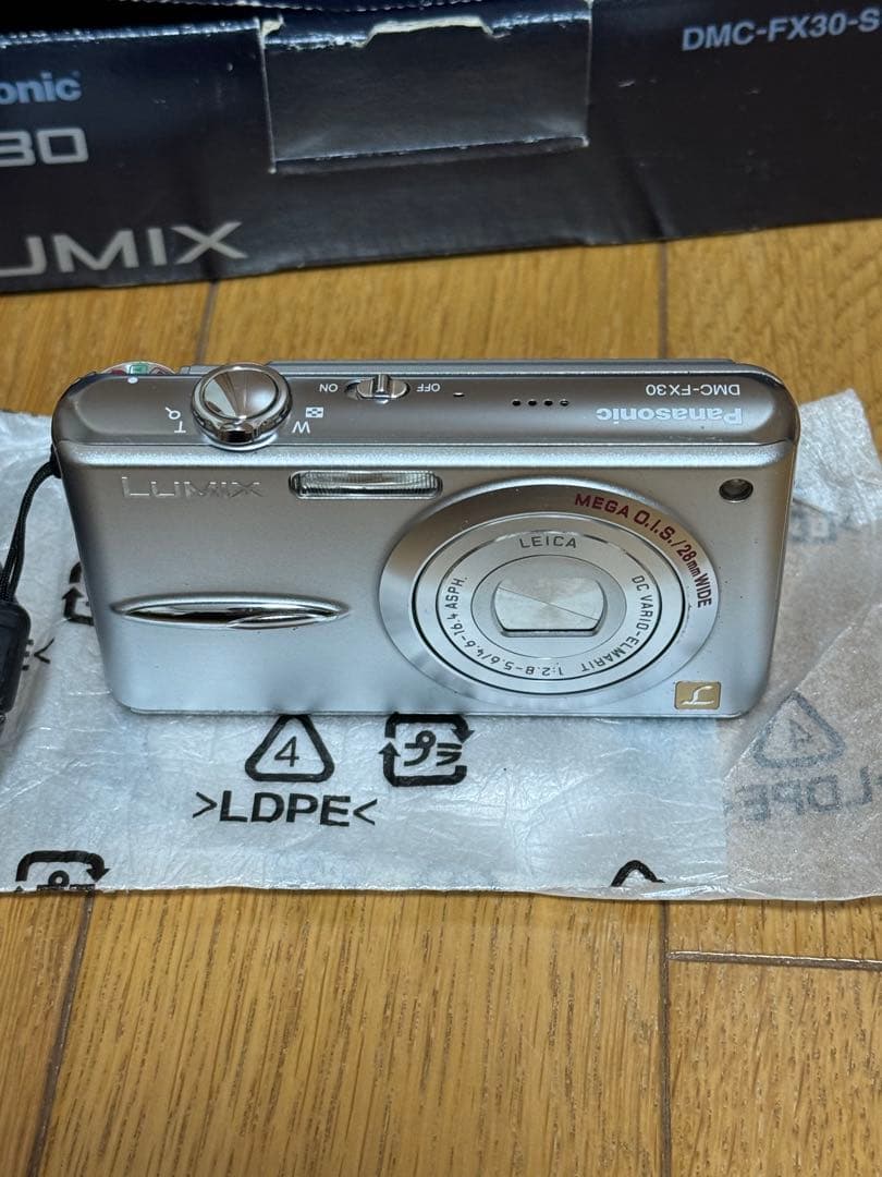 Panasonic DMC-FX30 コンパクトデジタルカメラ