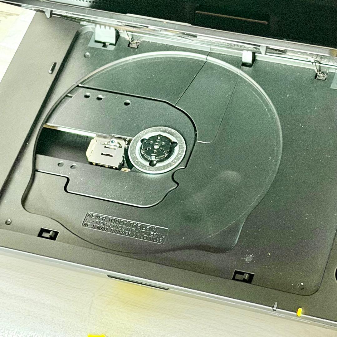 SONY「DVP-FX950」9型ポータブルDVDプレーヤー