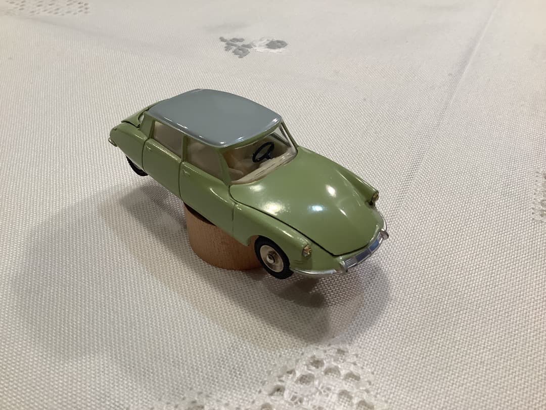 美品　激レア　仏製DINKY TOYSシトロエンDS19 ミニカー