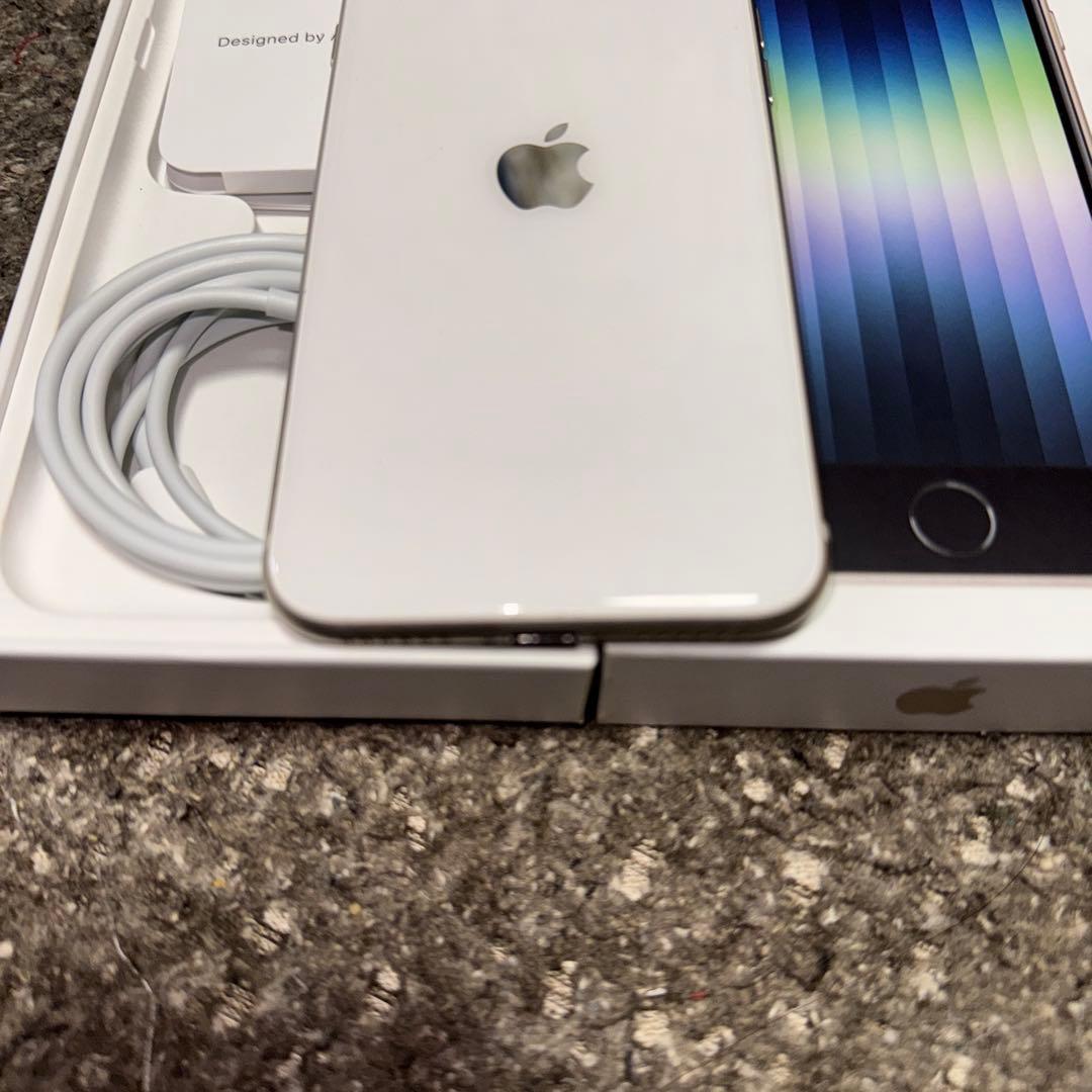 し*か様 iPhoneSE3 128GB 86% 美品