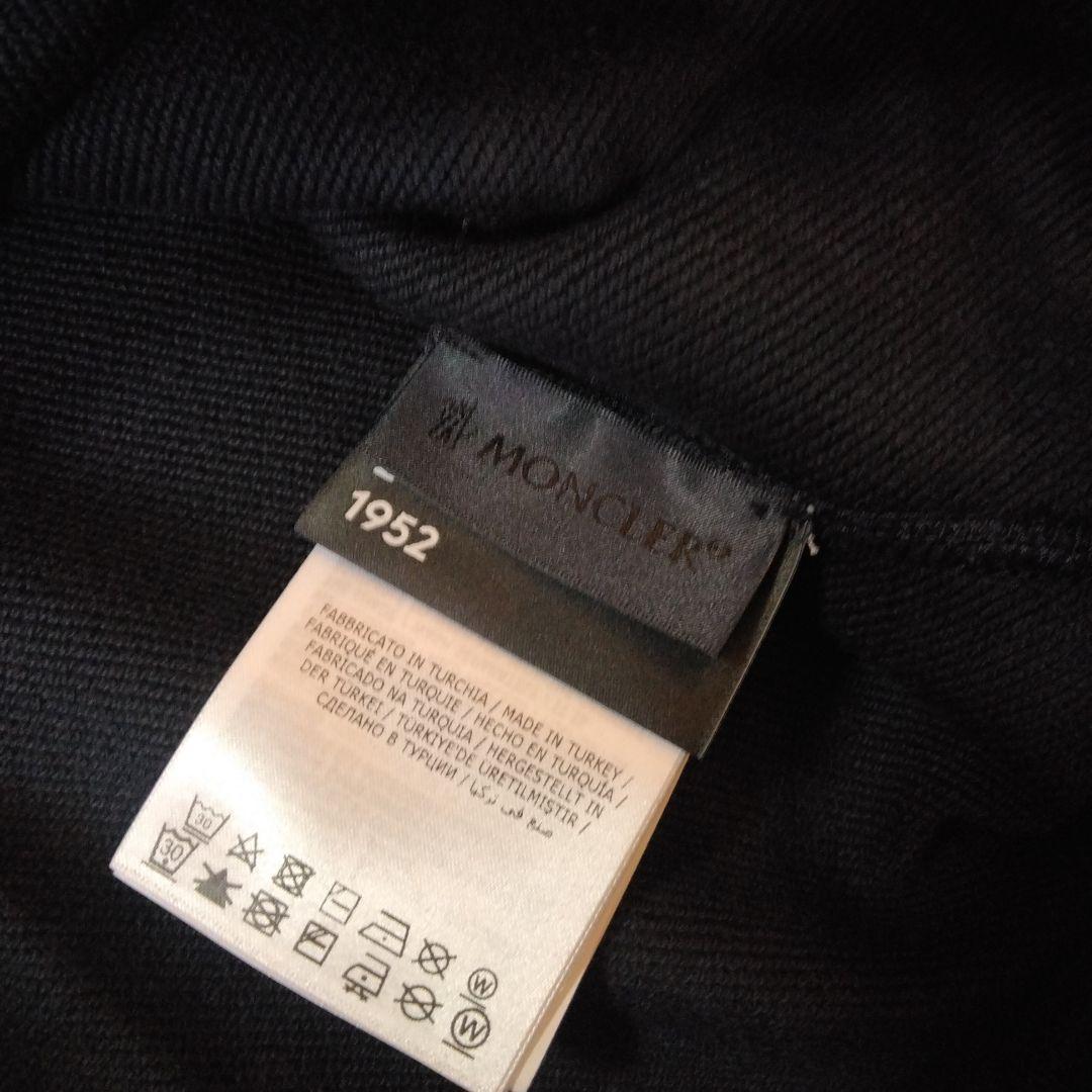 MONCLER　パーカー