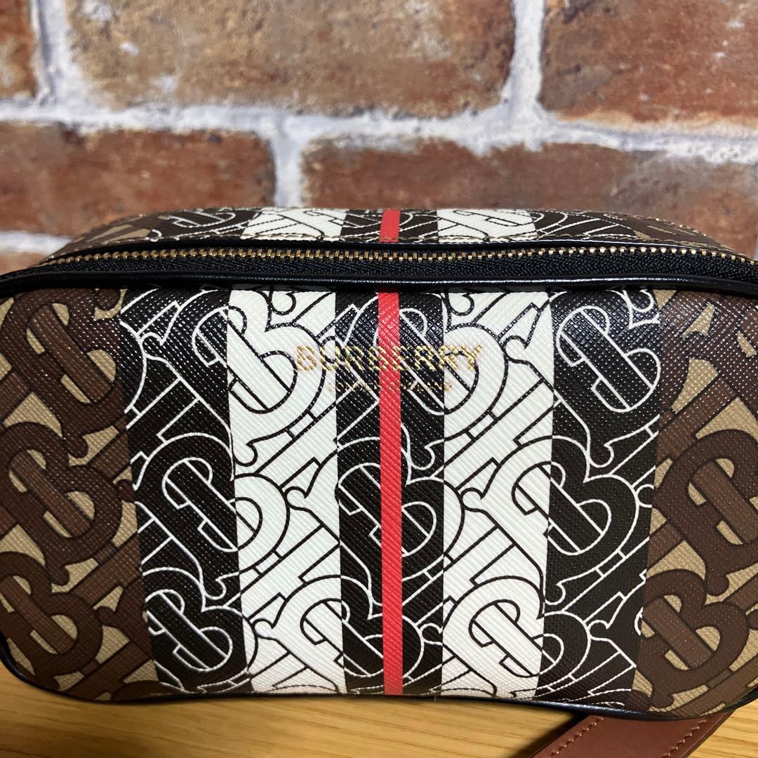 美品　バーバリーショルダーバッグ