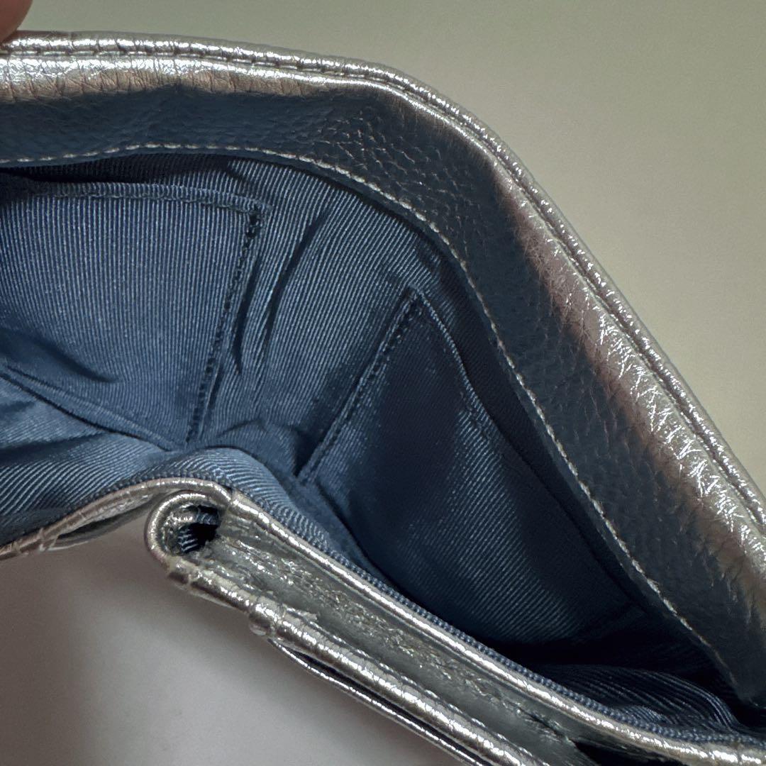 イアパピヨネ 本革 シロクマ シルバー 短財布