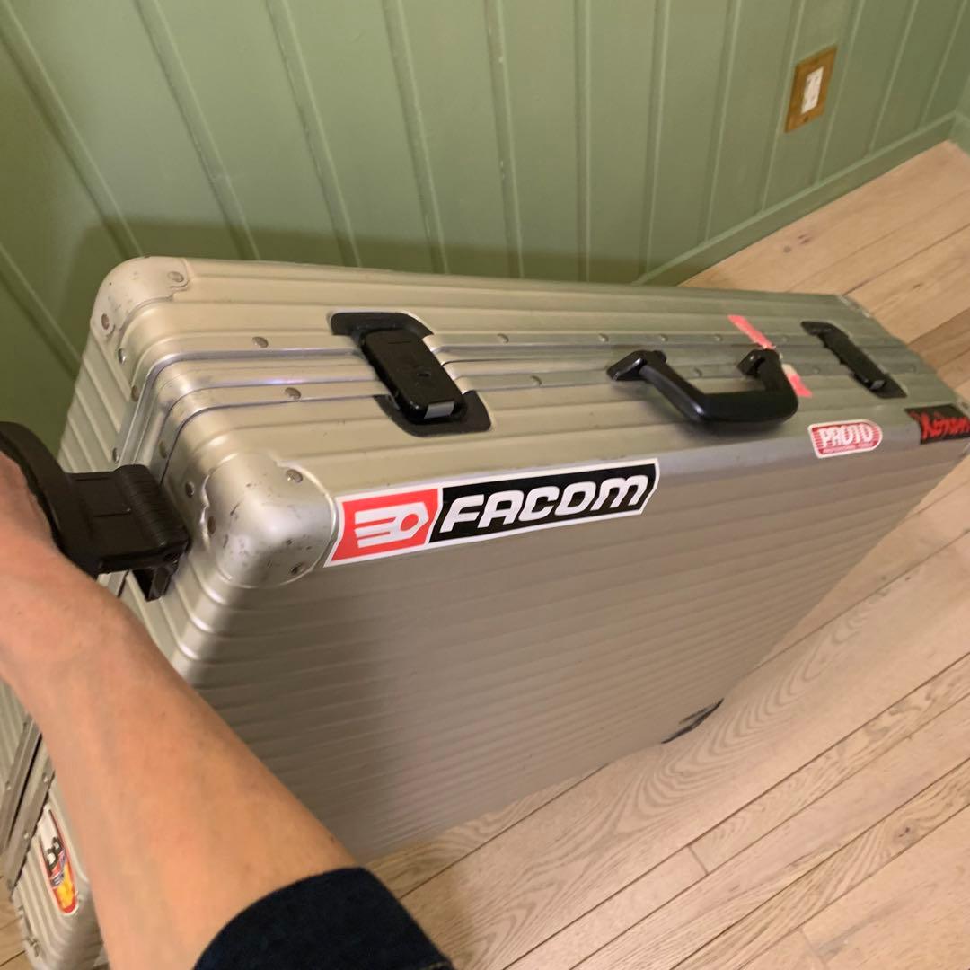 リモアスーツケース　2輪　サイドハンドル