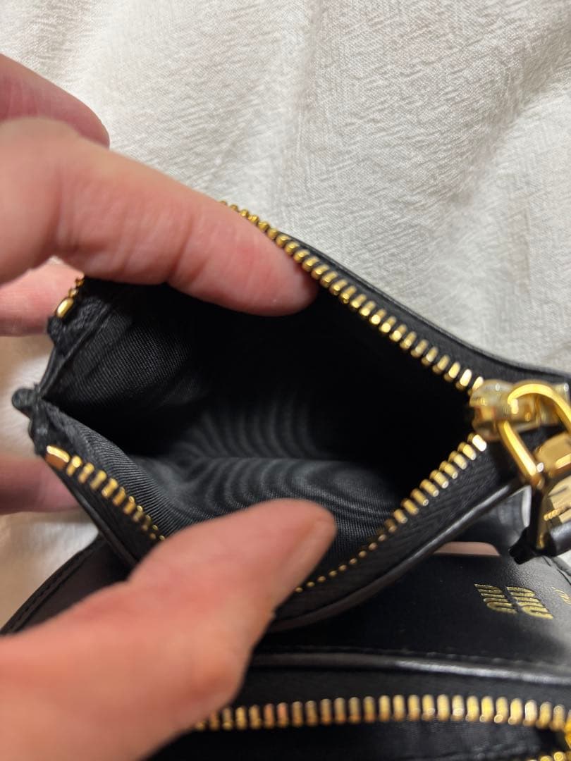 mottymiu miu 二つ折り財布 黒 レザー ナッパーレザー財布