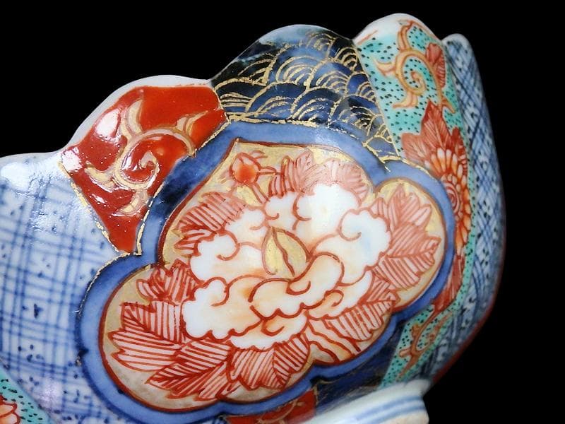 古伊万里　金襴手　窓絵　牡丹の図　輪花鉢　菓子鉢　E900AS-CUq