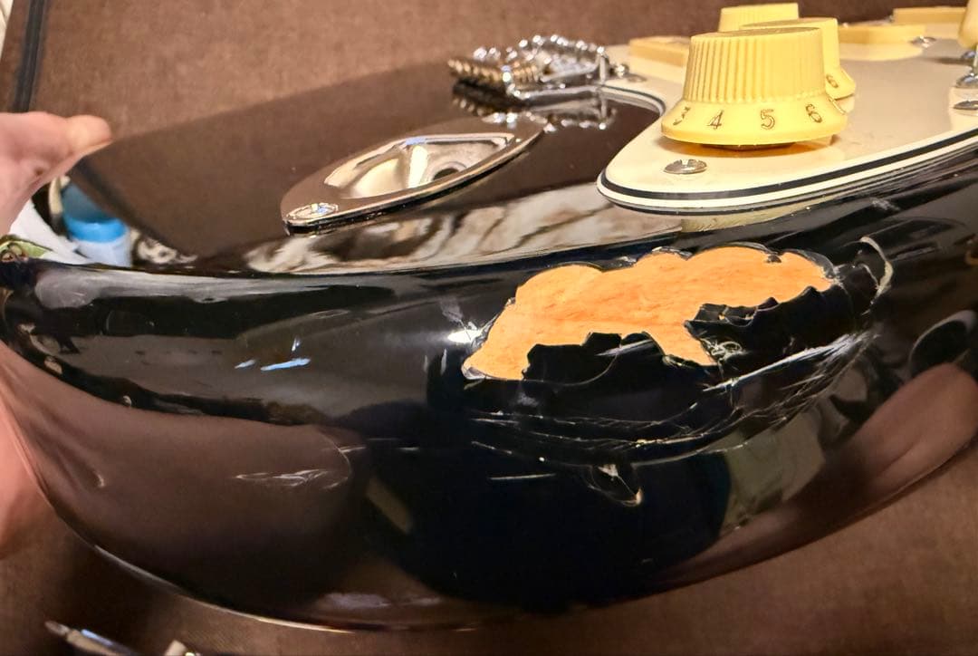 Fenderストラトブラック ボディ