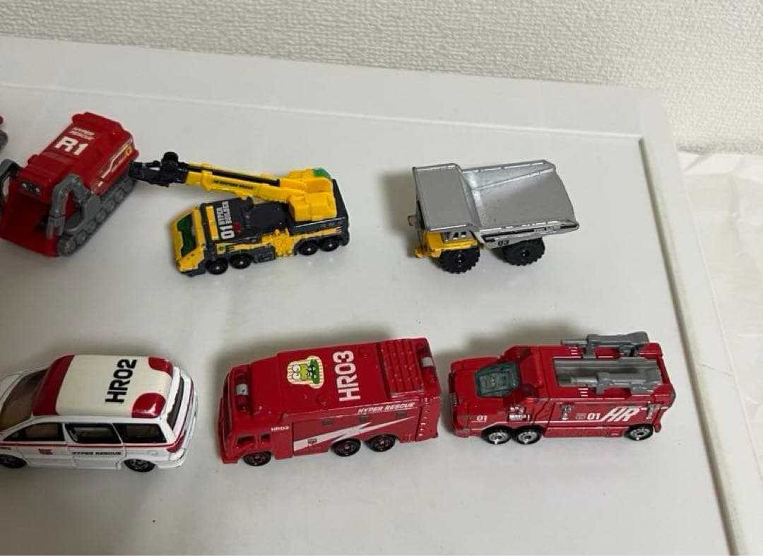 ハイパーレスキューのミニカーと隊員セット