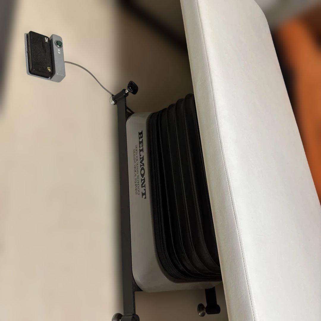 タカラベルモント　 電動診察台