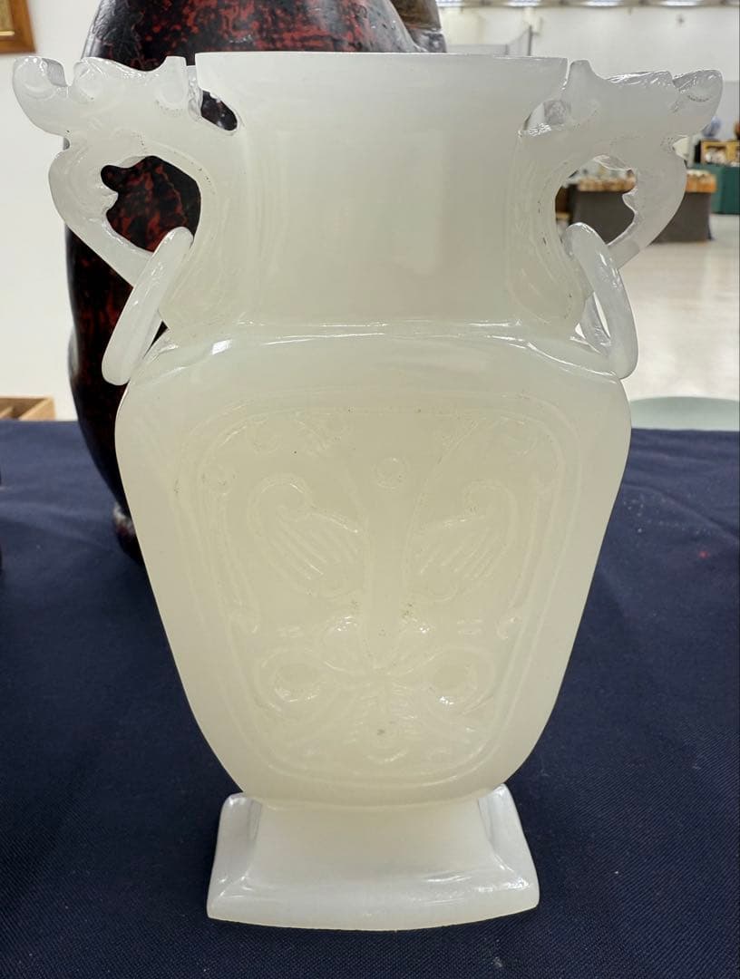 中国　白玉製　龍耳角瓶　重さ1036g 送料込み251204