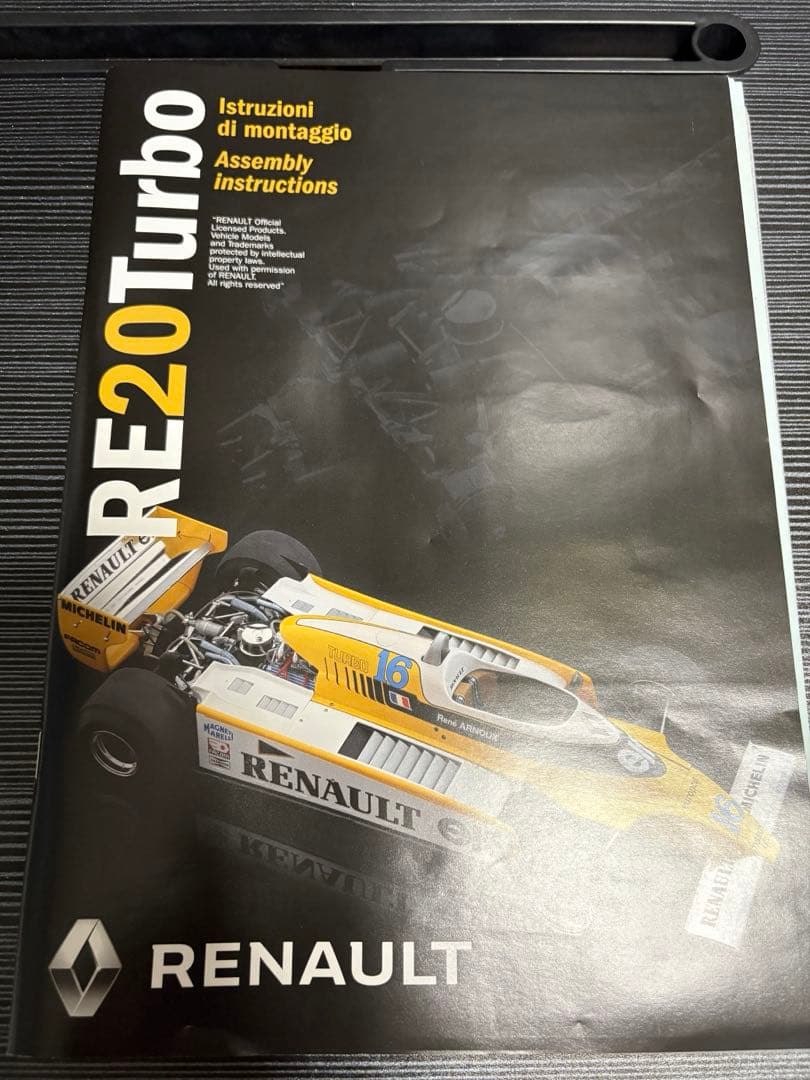 イタレリ 1/12 ルノー F1 RE20 ターボ プラモデル