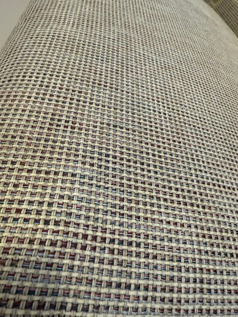 カリモク　グレー 布地 2人掛けソファ 木製肘掛け