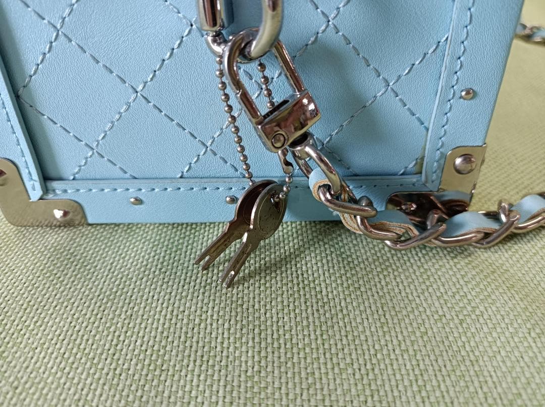 都《LMYCL》エンジェルシャンパン　ドゥミセックブルー　鍵付＋ホワイト　レッド