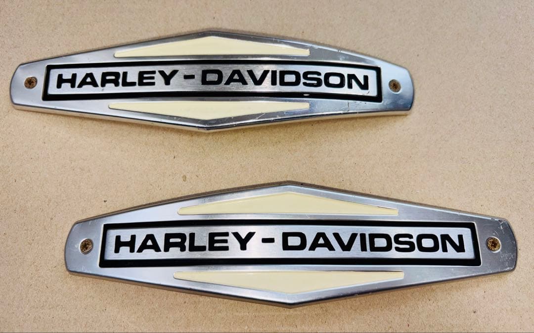 HARLEY-DAVIDSON タンクエンブレム メタル製左右セット