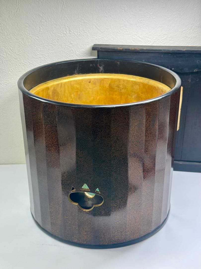 【由緒ある品】桐菊透　梨子地 木製 火鉢 銅製 落とし