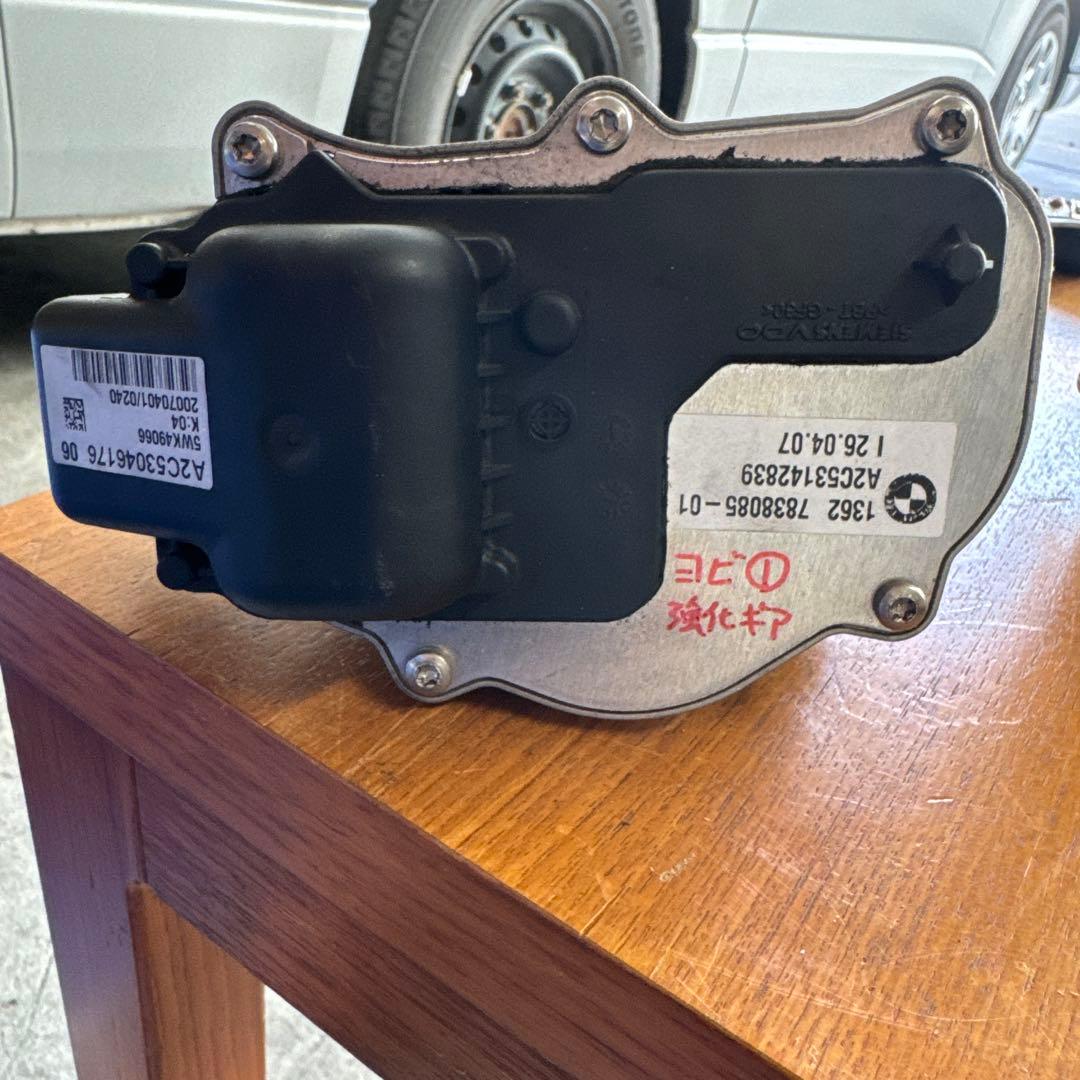 BMW E92 m3 スロットルサーボモータ　強化ギア①