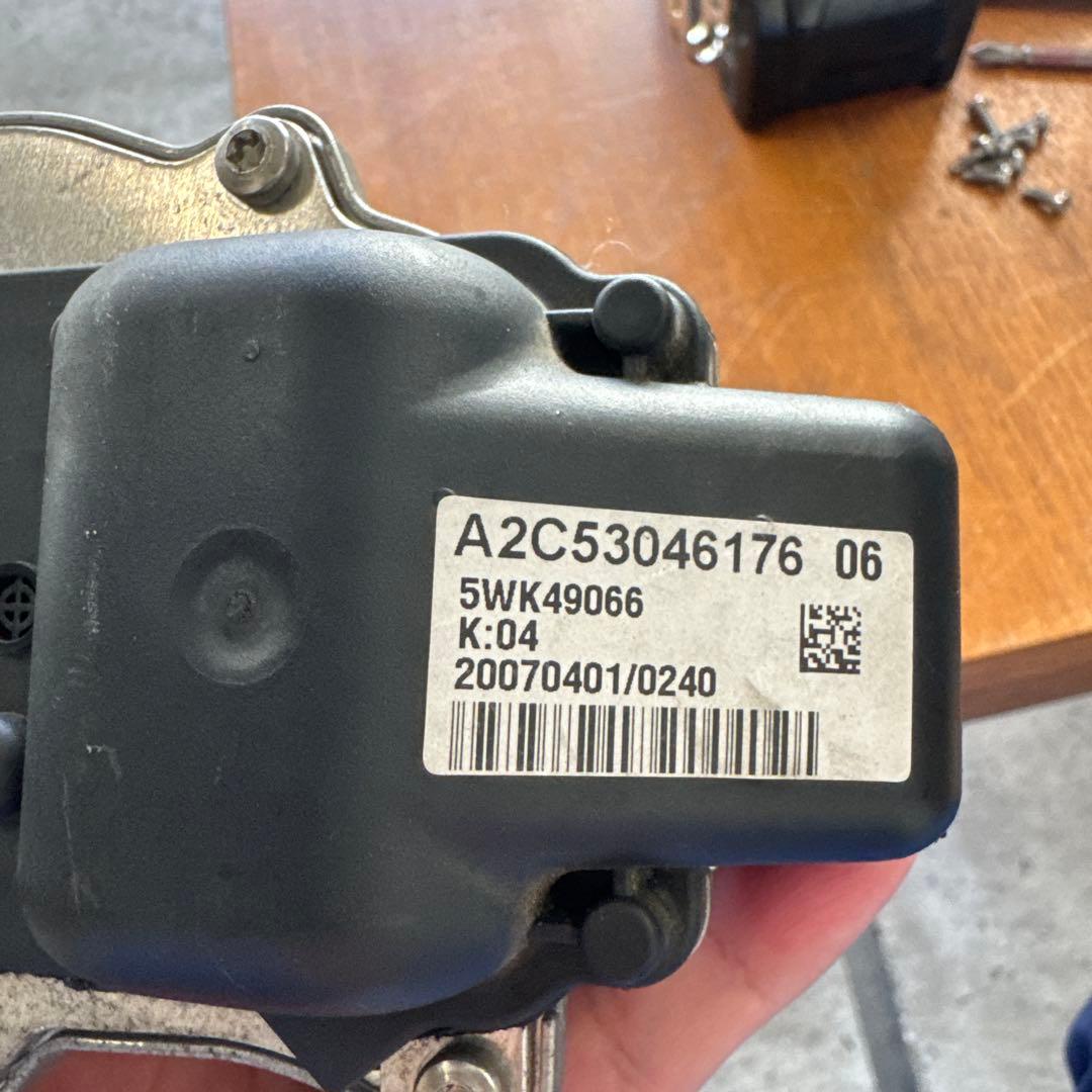 BMW E92 m3 スロットルサーボモータ　強化ギア①