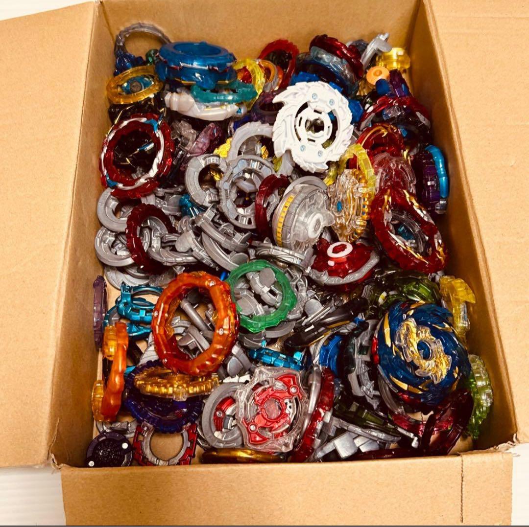 まとめて ベイブレードバースト 165個 ランチャー パーツ スタジアム付き