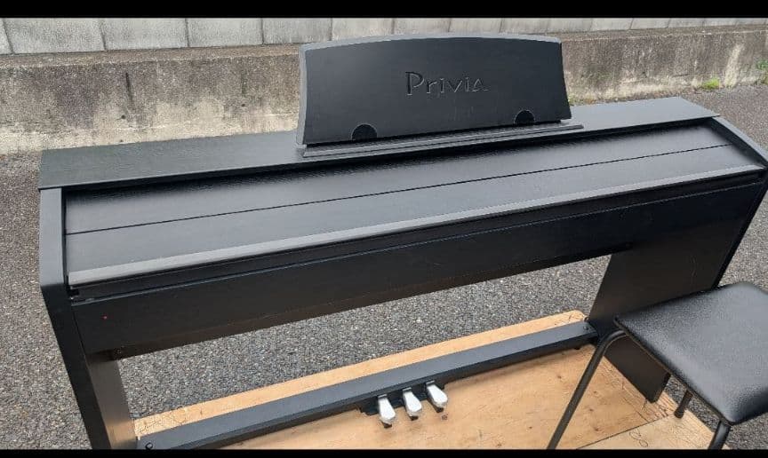 送料込みCASIO 電子ピアノ privia PX-770 19年製