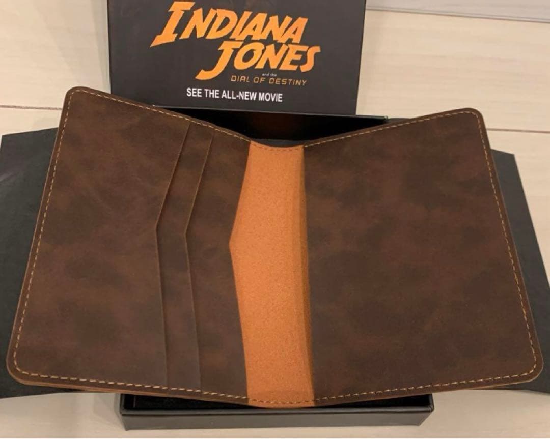 インディジョーンズ　パスポートホルダー