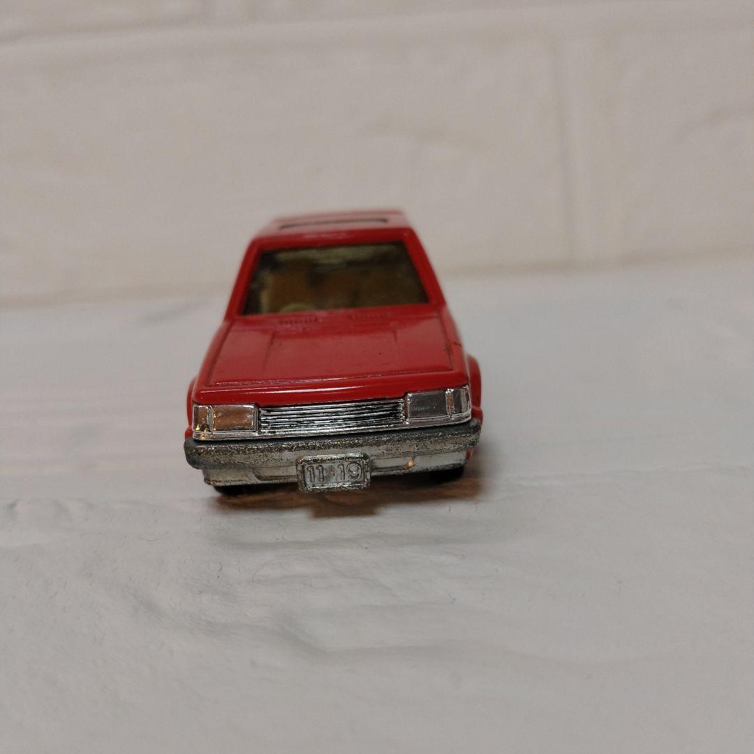 トミカ黒箱　マツダ ファミリア 1500XG