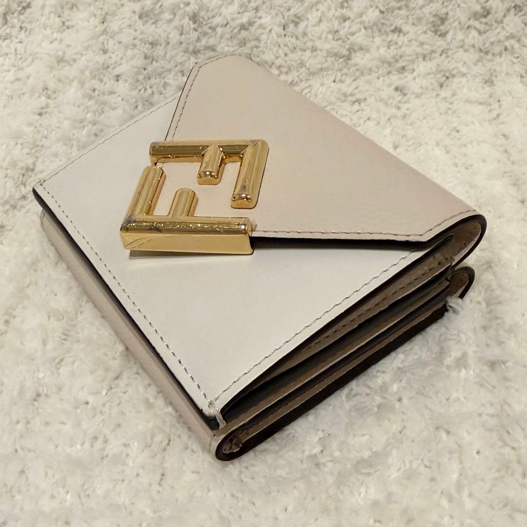 FENDI 三つ折り財布　ダイヤモンド　小銭入れ　フェンディ