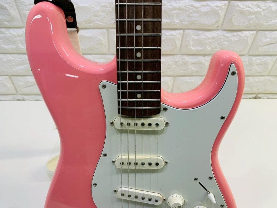 40Z Photo Genic ピンク ストラトキャスタータイプ エレキギター