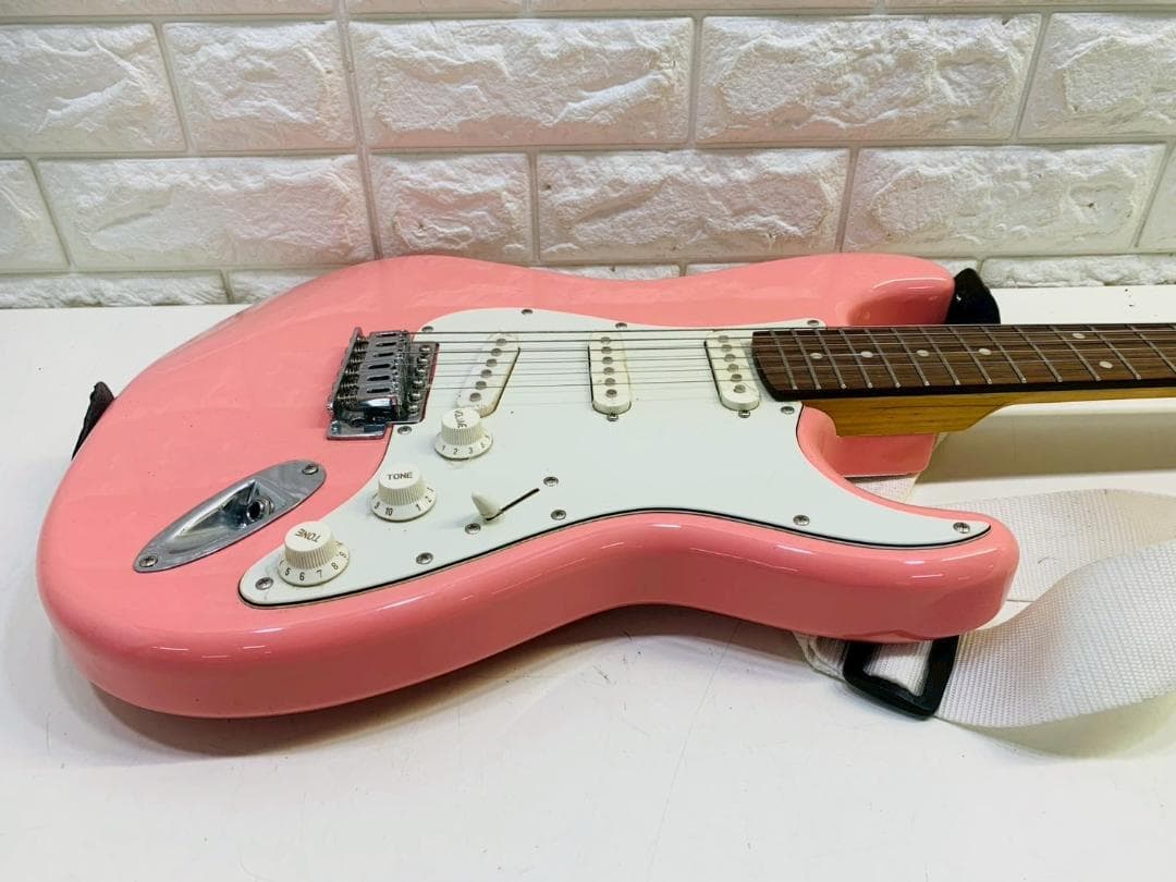 40Z Photo Genic ピンク ストラトキャスタータイプ エレキギター