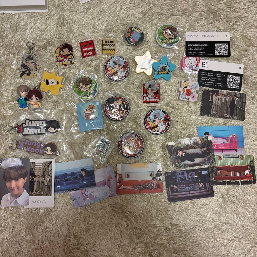 BTS グッズ まとめ売り 防弾少年団 バンタン アルバム トレカ バッジ