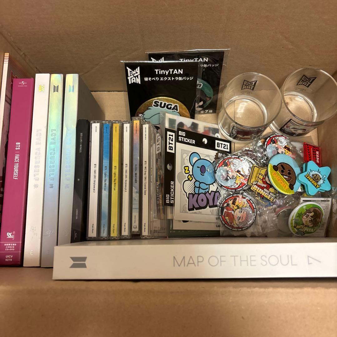 BTS グッズ まとめ売り 防弾少年団 バンタン アルバム トレカ バッジ