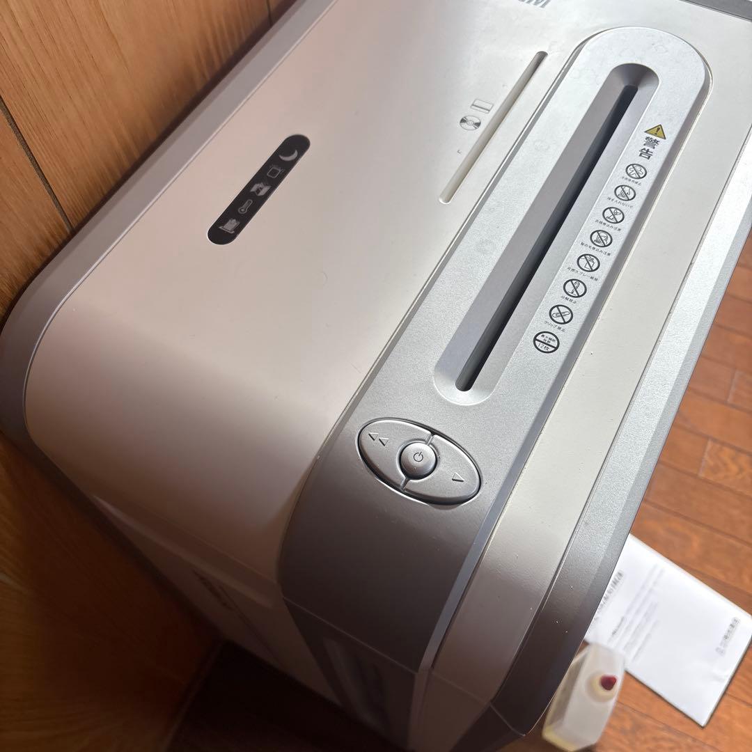 美品　業務用　シュレッダー MSQ-61MCM