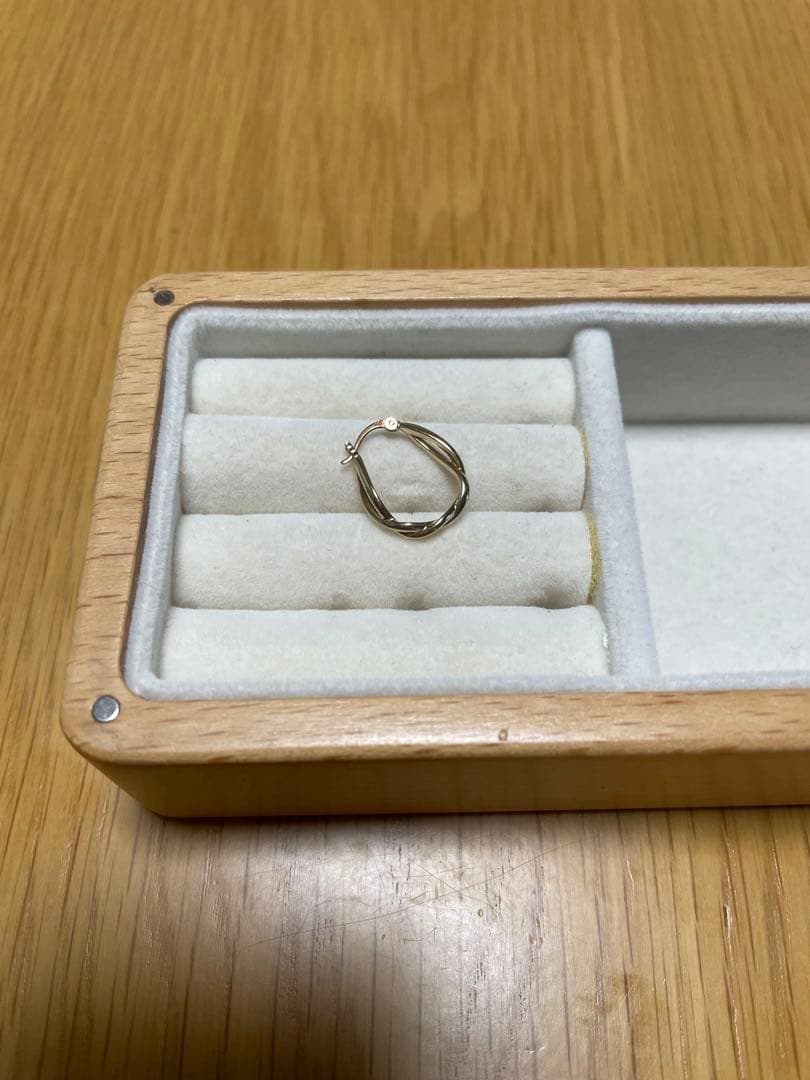 【訳あり】ete エテ K10/K18 ツイスト ひねりフープピアス　片耳のみ