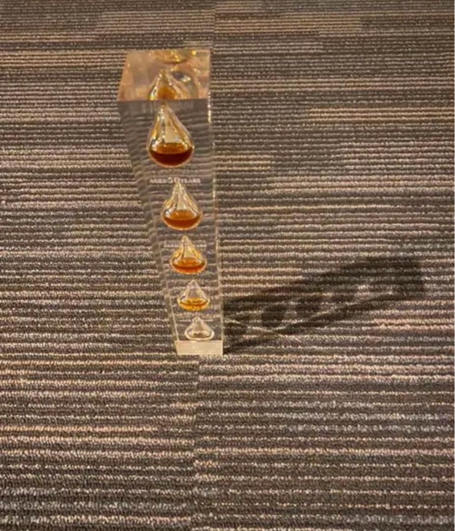 サントリー山崎の液色の熟成年度を表現ディスプレイ