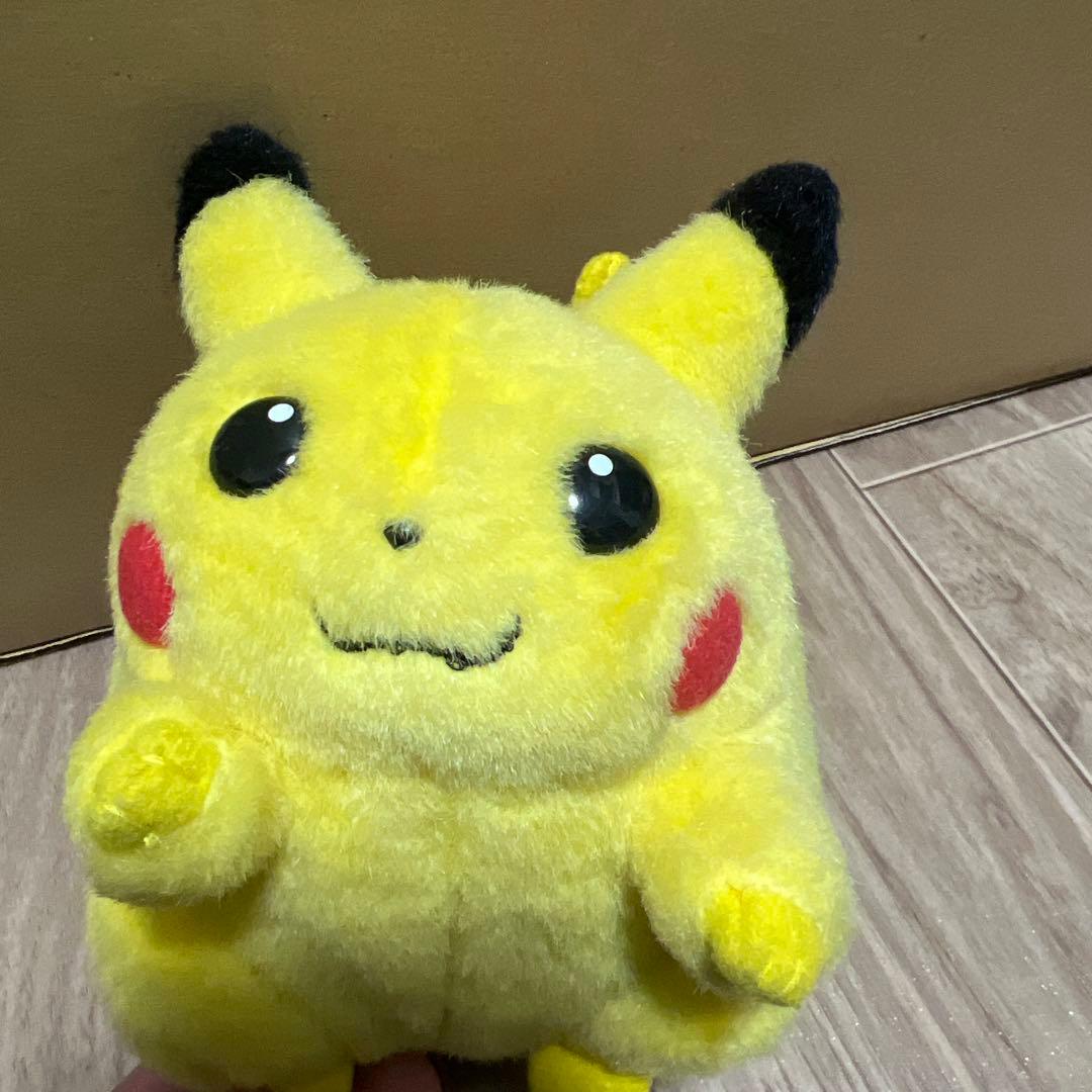 tomy 初期ピカチュウ　ぬいぐるみ