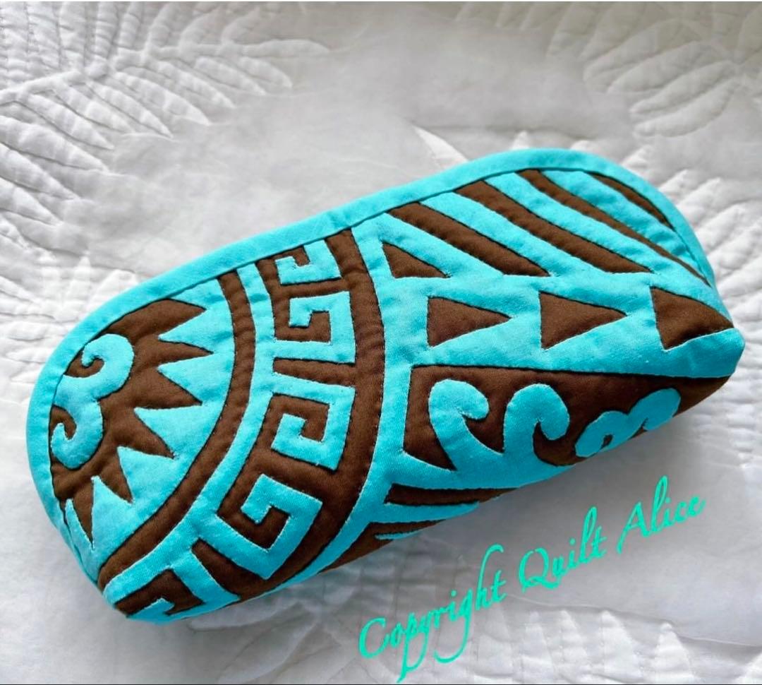 YUZUまぁるいタパ柄のバッグとペンケース