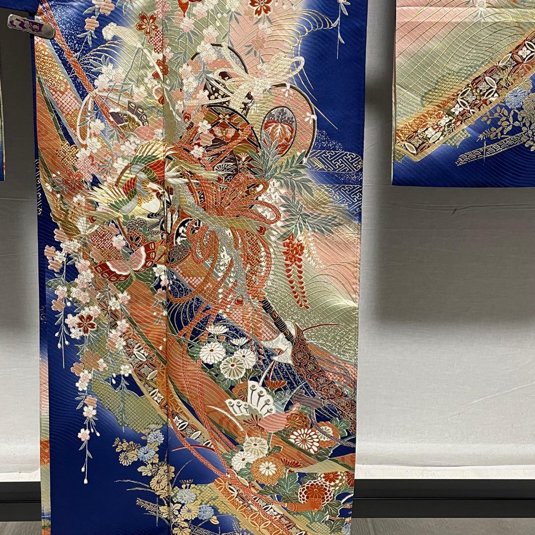 D774 振袖　枝垂れ桜　鼓み　金駒刺繍　正絹　着物　袷　極美品